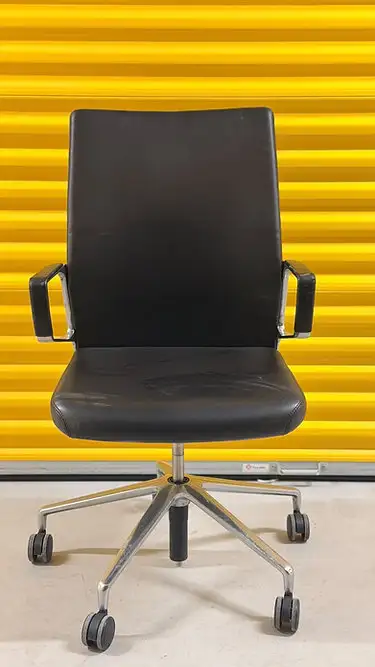 Keilhauer Aesync Model 11345 Conference Chair!