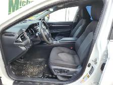 2019 Toyota Camry Hybrid - Photo 17