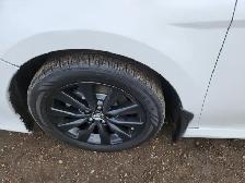 2019 Toyota Camry Hybrid - Photo 21