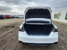 2019 Toyota Camry Hybrid - Photo 29