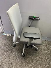 SitOnIt Sona Executive Seating Chair! - Photo 2