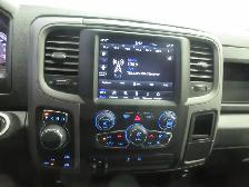 RAM 1500 CLASSIC 2021 EXPRESS NIGHT EDITION V-8 5.7 HEMI 4X4 JAM - Photo 15