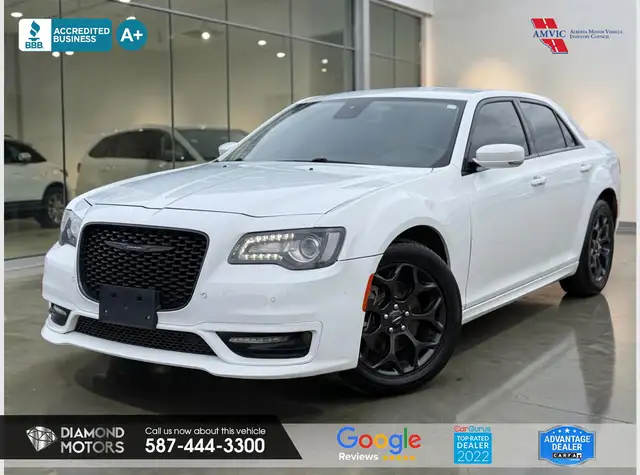 2022 Chrysler 300 Touring L AWD - Mint Condition - Fully Loaded