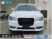2022 Chrysler 300 Touring L AWD - Mint Condition - Fully Loaded - Photo 3