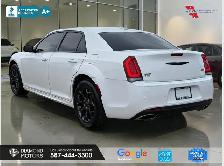 2022 Chrysler 300 Touring L AWD - Mint Condition - Fully Loaded - Photo 7