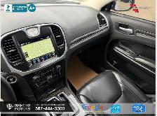 2022 Chrysler 300 Touring L AWD - Mint Condition - Fully Loaded - Photo 10