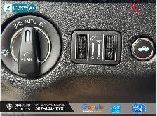 2022 Chrysler 300 Touring L AWD - Mint Condition - Fully Loaded - Photo 24