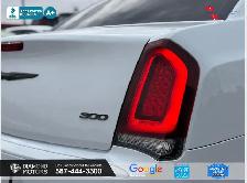 2022 Chrysler 300 Touring L AWD - Mint Condition - Fully Loaded - Photo 32
