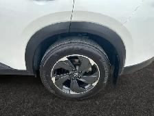 2026 Nissan Rogue SV Moonroof AWD - Photo 9