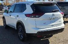 2024 Nissan Rogue S AWD - Photo 3
