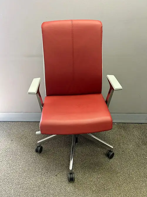Haworth Very Leather Chair!