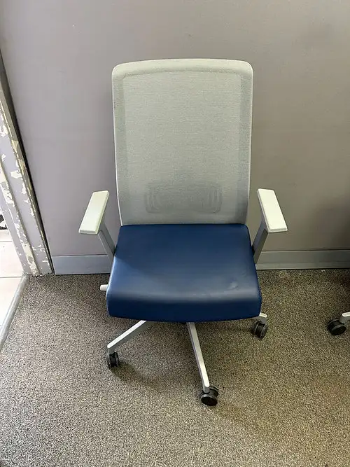 Haworth Very Leather Chair-Excellent Condition!