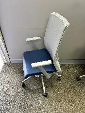 Haworth Very Leather Chair-Excellent Condition! - Photo 2