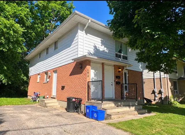 Rooms for rent $650 per room - All inclusive -Highbury & Brydges