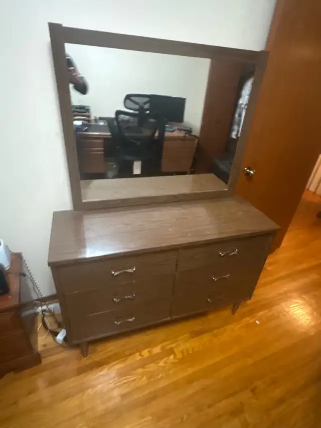Free delivery used antique Wooden Dresser with Mirror
