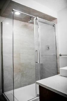 High End 3 1 Bdrm House   Garage in Allandale (By UofA) - Photo 4
