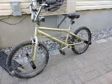 Vélo BMX avec guidon 360 degrés et Pegs. - Photo 5