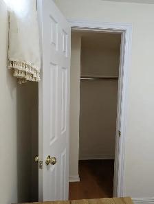 Bright Furnished Room with Parking @York University Village - Photo 4