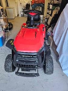 Ride on Lanwmower - Photo 2