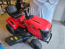 Ride on Lanwmower - Photo 3