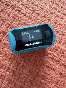 Fingertip Pulse Oximeter - Photo 3