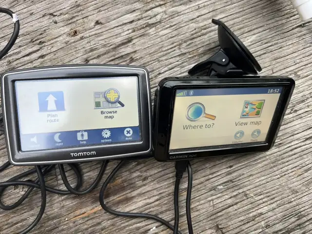 Garmin & Tomtom GPS devices $20ea