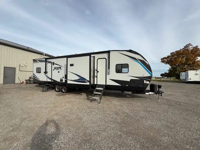 2021 Forest River XLR Boost 31 QB!13’ garage! $26995!
