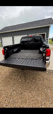 2018 Toyota Tacoma SR5 4x4 - Photo 3