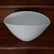 GRAND POT BLANC CÉRAMIQUE À PLANTES 7'HAUx11'LAR EN HAUT: $15.00 - Photo 2