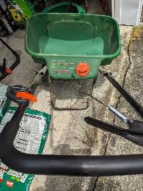 SCOTT STD BROADCAST SPREADER (VGC)