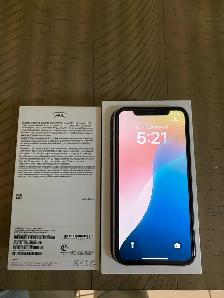 White Iphone 11 64 gb unlocked clean condition! - Photo 2