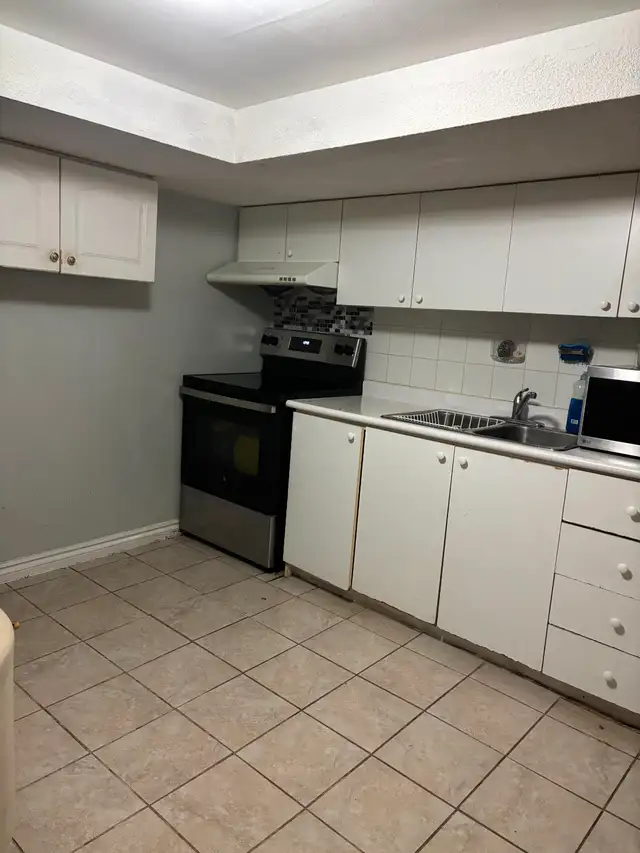 All inclusive, 5min walk to Yonge Finch subway entrance, share b
