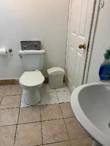 All inclusive, 5min walk to Yonge Finch subway entrance, share b - Photo 7
