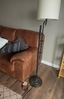 Baronvale tall standing lamp - Photo 2