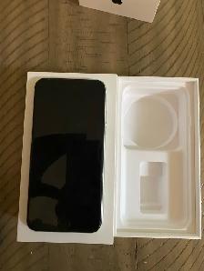 clean like new white iphone se 2020 - Photo 2