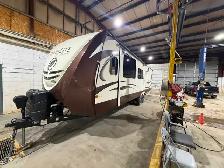 2015 35’ Everlite trailer- loaded 3 tipouts luxury