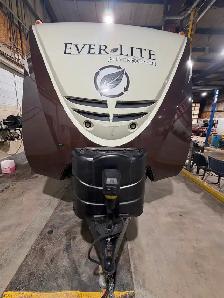 2015 35’ Everlite trailer- loaded 3 tipouts luxury - Photo 2