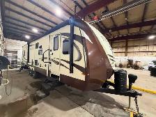 2015 35’ Everlite trailer- loaded 3 tipouts luxury - Photo 3