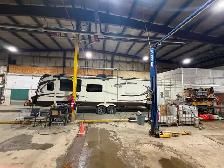 2015 35’ Everlite trailer- loaded 3 tipouts luxury - Photo 4