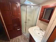 2015 35’ Everlite trailer- loaded 3 tipouts luxury - Photo 10