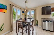 Bright & Carpet-Free End-Unit Freehold Townhome! - Photo 5