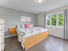 Bright & Carpet-Free End-Unit Freehold Townhome! - Photo 7