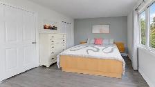 Bright & Carpet-Free End-Unit Freehold Townhome! - Photo 8