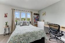 Bright & Carpet-Free End-Unit Freehold Townhome! - Photo 10