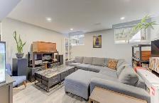 Bright & Carpet-Free End-Unit Freehold Townhome! - Photo 13
