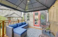 Bright & Carpet-Free End-Unit Freehold Townhome! - Photo 20