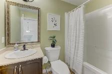 Bright & Carpet-Free End-Unit Freehold Townhome! - Photo 24
