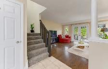 Bright & Carpet-Free End-Unit Freehold Townhome! - Photo 26