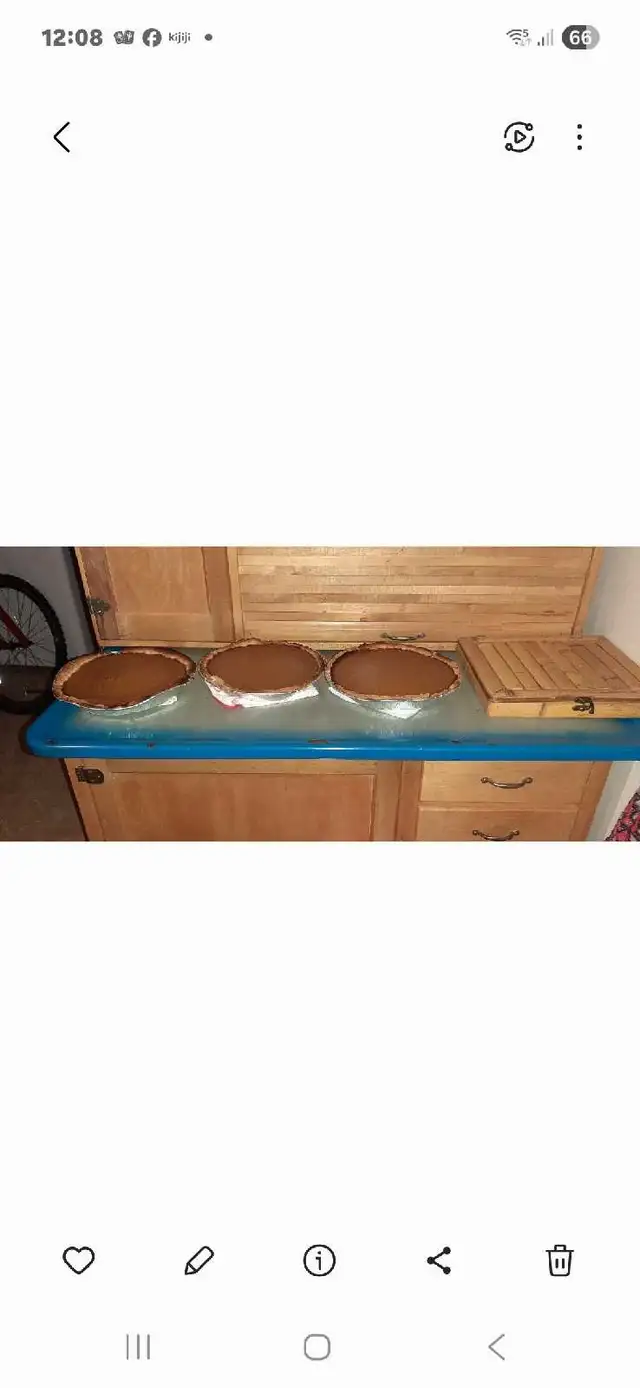 Antique Bakers Rack With Cupboard