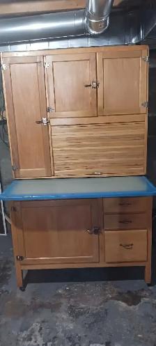Antique Bakers Rack With Cupboard - Photo 2
